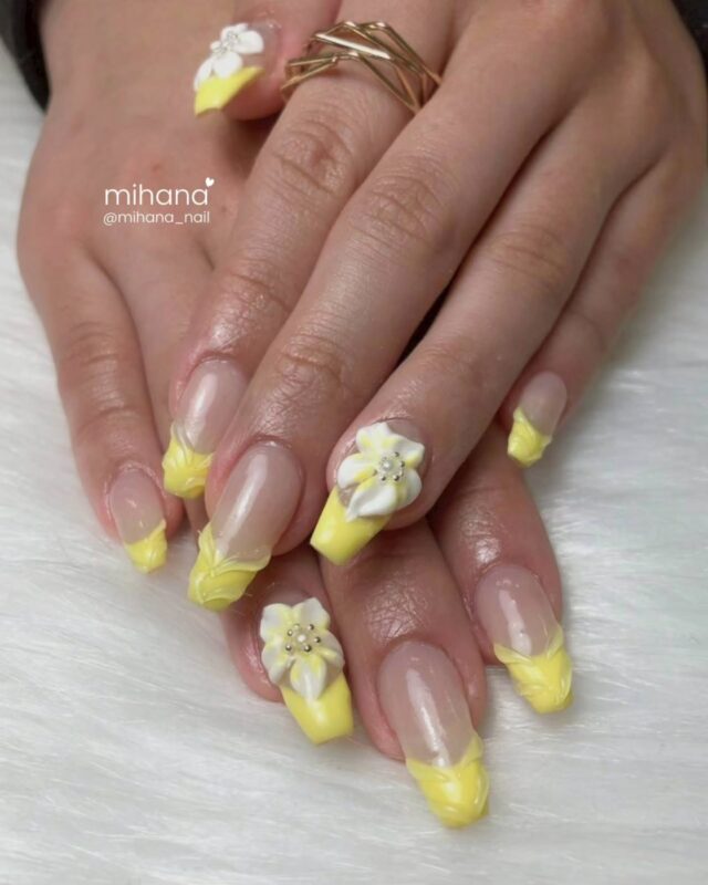 ♡ ⋆ ˚｡⋆୨୧˚

🌼💛

Nails by minh.

#MIHANAネイルサロン 
@mihana_nail 

埼玉県川口市並木4-1-5 木村ビル1F 
（西川口駅 徒歩5分）

🕒 OPEN 11:00 / LAST 20:00 

📩 ご予約 / お問い合わせ 
・HotPepper 
・LINE公式 

※プロフィールURLからご予約いただけます 

#西川口ネイル #韓国ネイル 
#Nails #nailart